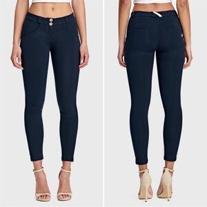 Freddy WR.UP Slounge Way Shaping Butt Lifting Pants Size Medium (6)